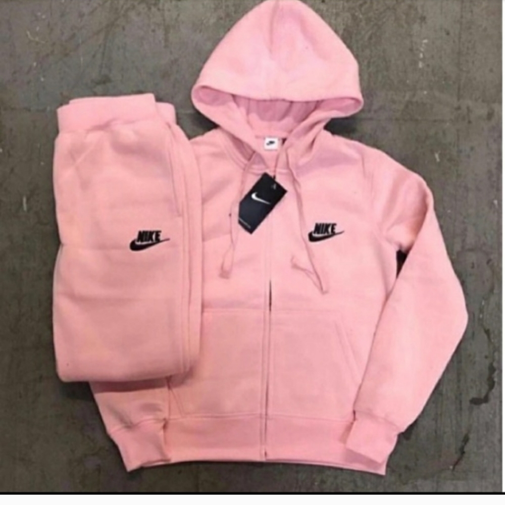 Nike pink sweatsuit
